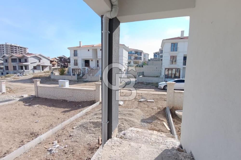 TEMELLİDE 4+1  SATILIK VİLLA