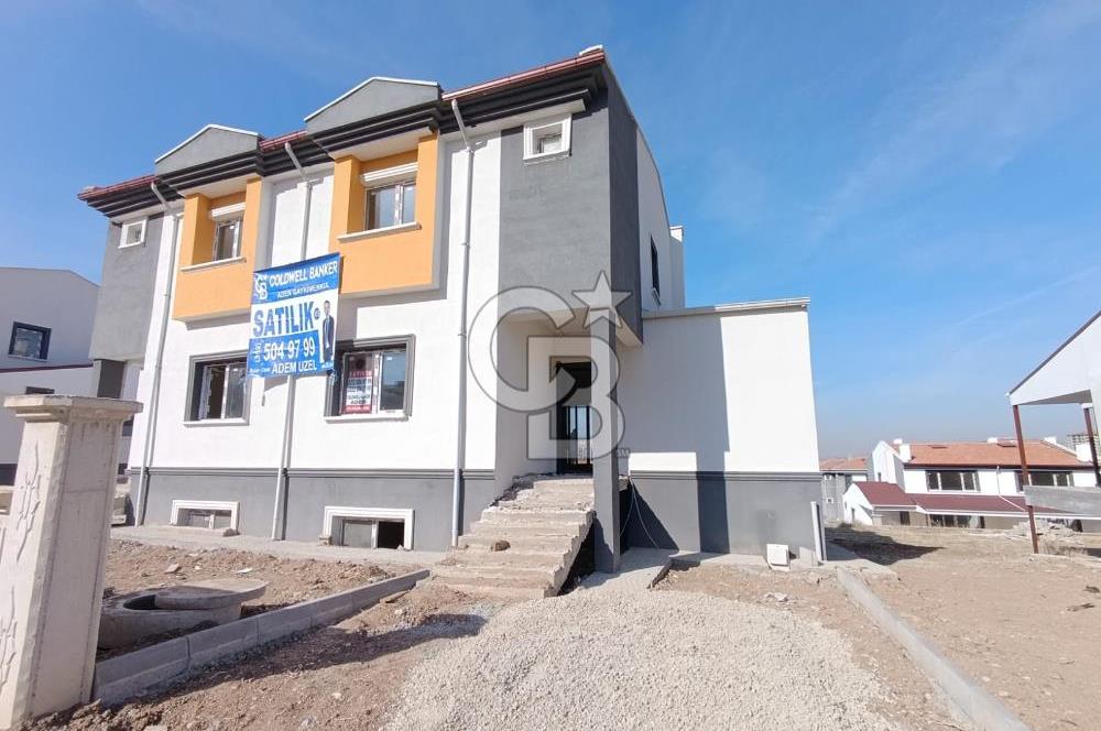 TEMELLİDE 4+1  SATILIK VİLLA