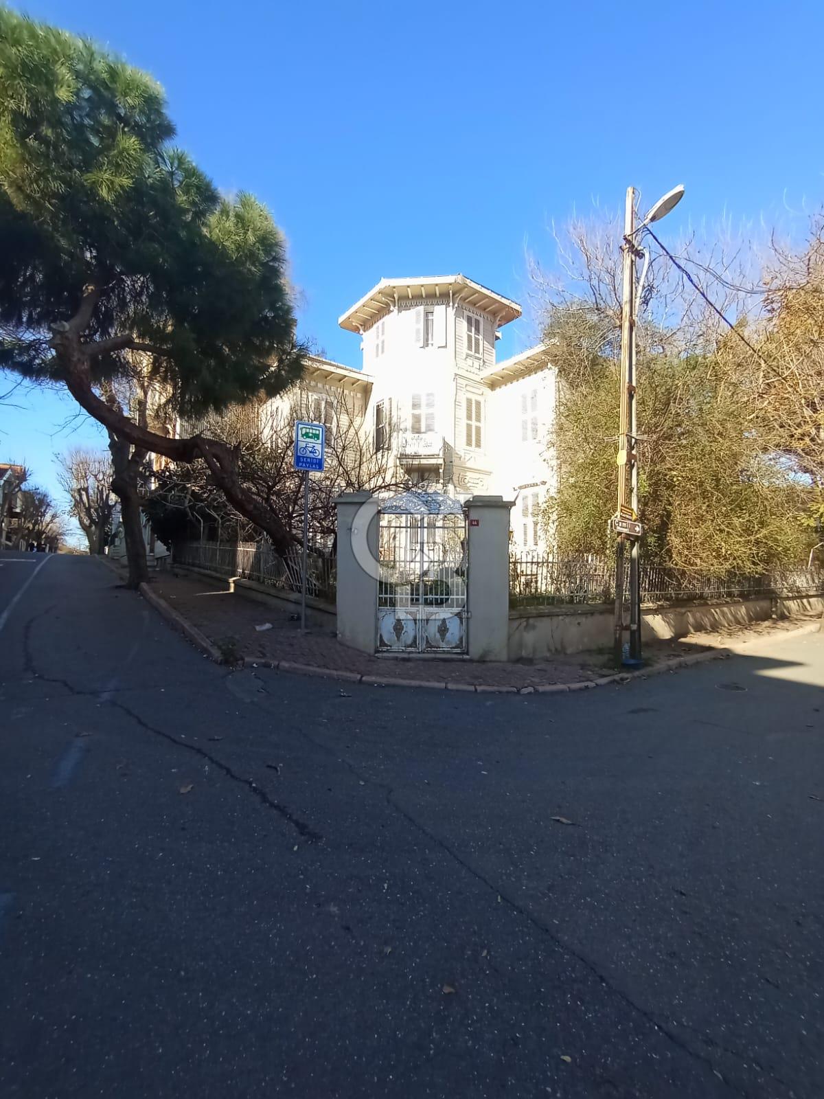 Heybeliada'da Köşk