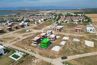 GÖMEÇ SAHİLDE SİTE İÇİNDE NATAMAM 3+1 VİLLA - 1 - 307477