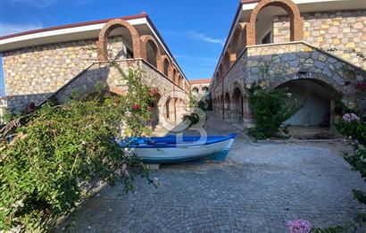 BALIKESİR AYVALIK KÜÇÜKKÖY TAŞ KONAKTA HAVUZ CEPHELİ DAİRE
