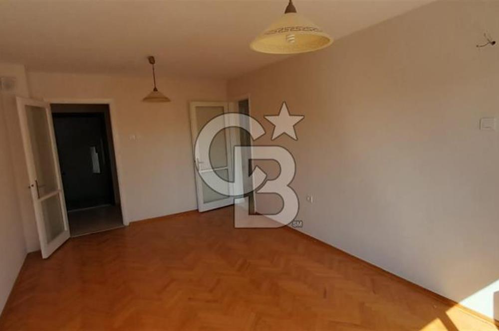 KARŞIYAKA BOSTANLIDA TAM MERKEZDE 2+1 ARAKAT 80 M2 ÖNÜ AÇIK DAİRE