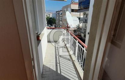 KARŞIYAKA BOSTANLIDA TAM MERKEZDE 2+1 ARAKAT 80 M2 ÖNÜ AÇIK DAİRE