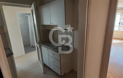 KARŞIYAKA BOSTANLIDA TAM MERKEZDE 2+1 ARAKAT 80 M2 ÖNÜ AÇIK DAİRE