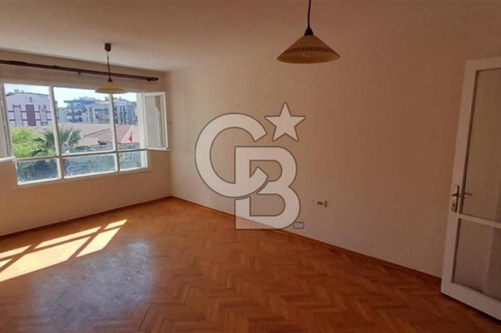 KARŞIYAKA BOSTANLIDA TAM MERKEZDE 2+1 ARAKAT 80 M2 ÖNÜ AÇIK DAİRE