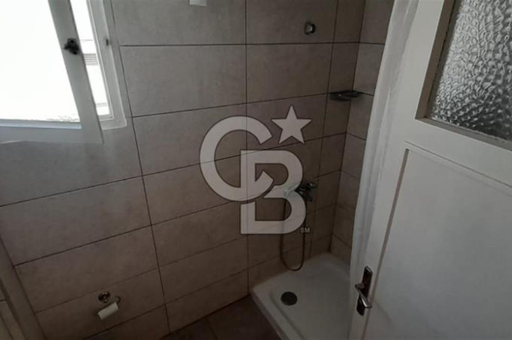 KARŞIYAKA BOSTANLIDA TAM MERKEZDE 2+1 ARAKAT 80 M2 ÖNÜ AÇIK DAİRE