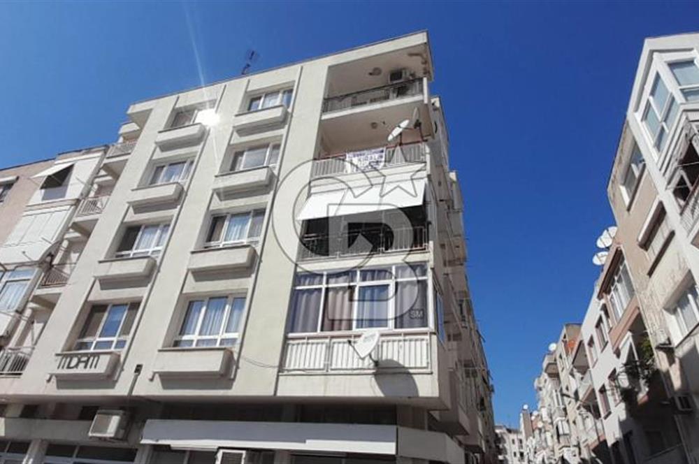 KARŞIYAKA BOSTANLIDA TAM MERKEZDE 2+1 ARAKAT 80 M2 ÖNÜ AÇIK DAİRE