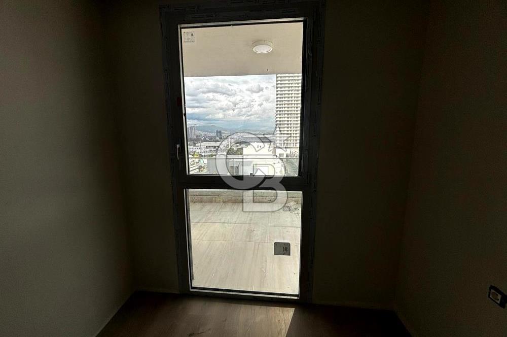 MEGAPOL İZMİR TOWER THREE REZİDANS KULE'DE SATILIK 1+1 DAİRE