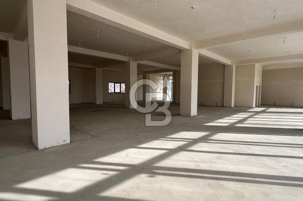 BÜYÜKÇEKMECE E-5 ÜZERİNDE 1850m² TERASLI DUBLEKS PLAZA KATI