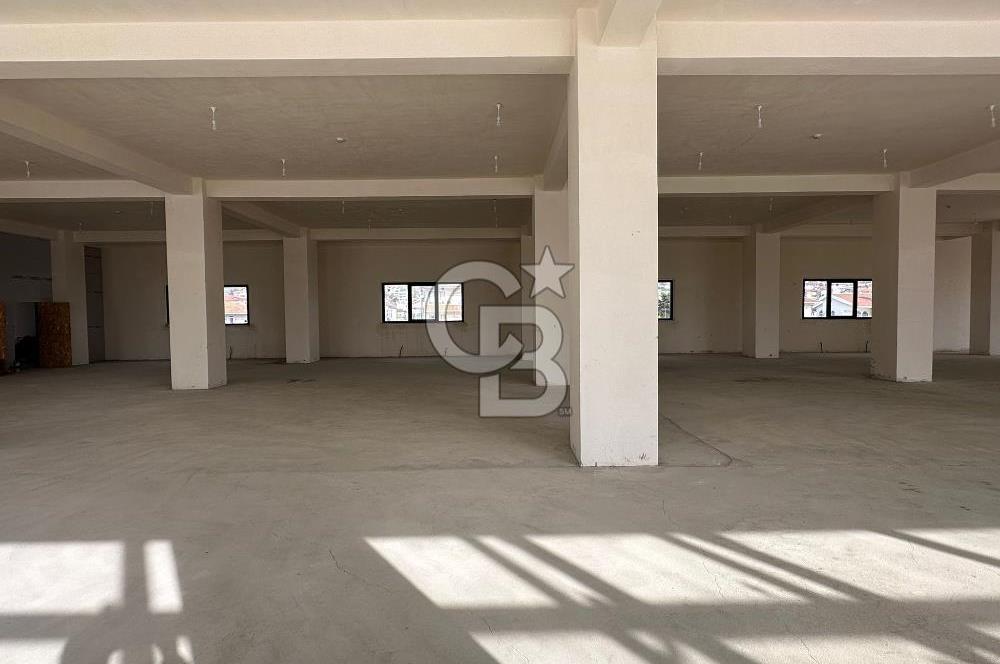 BÜYÜKÇEKMECE E-5 ÜZERİNDE 1850m² TERASLI DUBLEKS PLAZA KATI