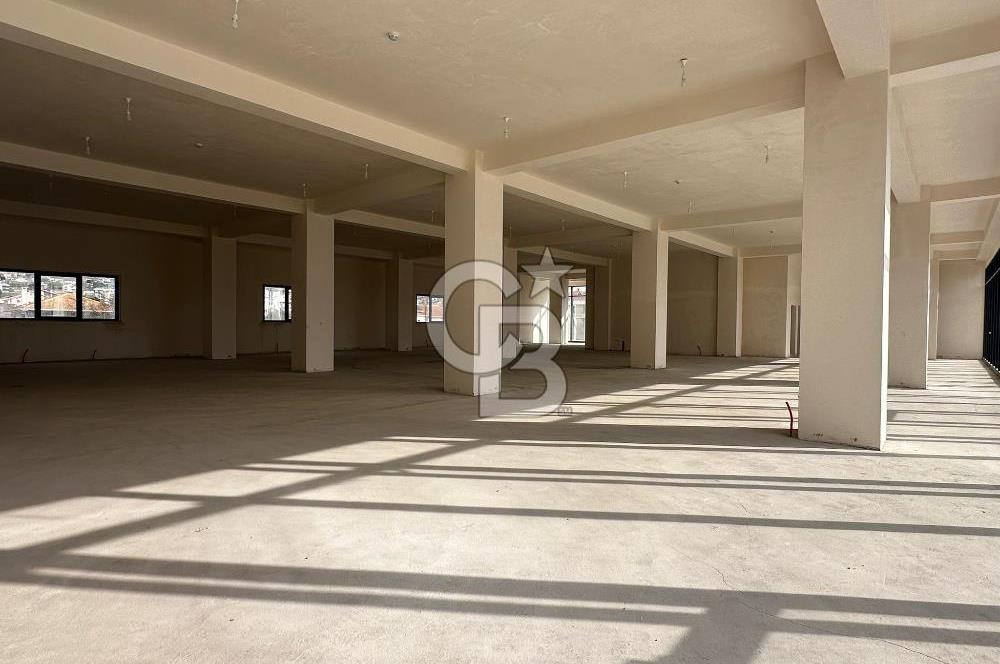 BÜYÜKÇEKMECE E-5 ÜZERİNDE 1850m² TERASLI DUBLEKS PLAZA KATI