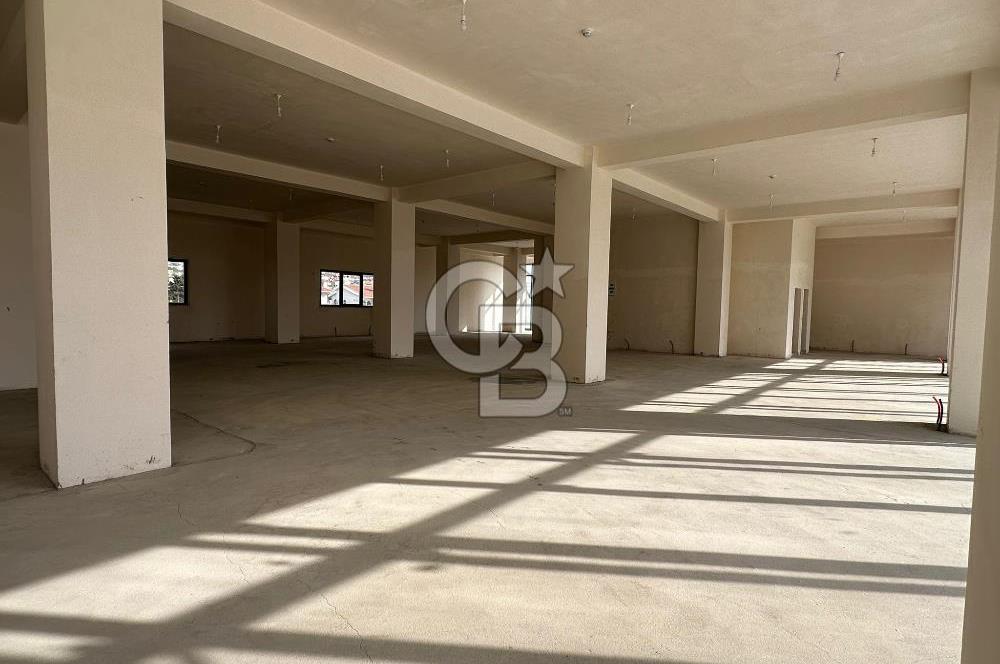 BÜYÜKÇEKMECE E-5 ÜZERİNDE 1850m² TERASLI DUBLEKS PLAZA KATI