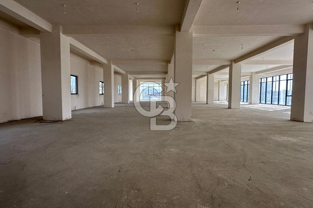 BÜYÜKÇEKMECE E5 ÜZERİ KİRALIK 1850m² 2 KAT DUBLEKS SIFIR TERASLI