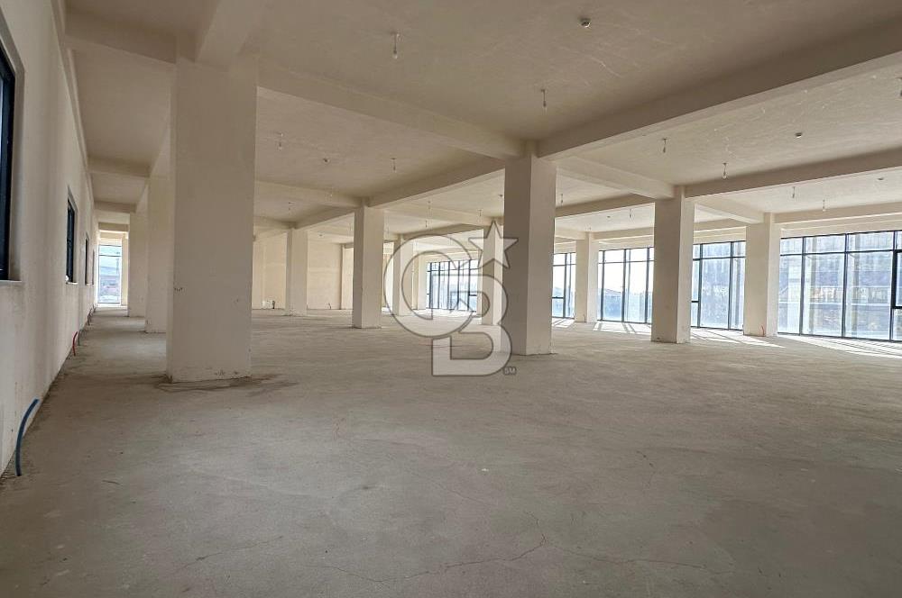 BÜYÜKÇEKMECE E5 ÜZERİ KİRALIK 1850m² 2 KAT DUBLEKS SIFIR TERASLI