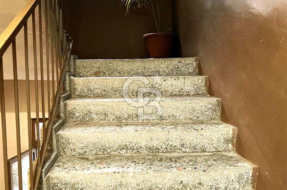  MAÇKA SOKAK'TA KATTA SATILIK 3+1 DAİRE