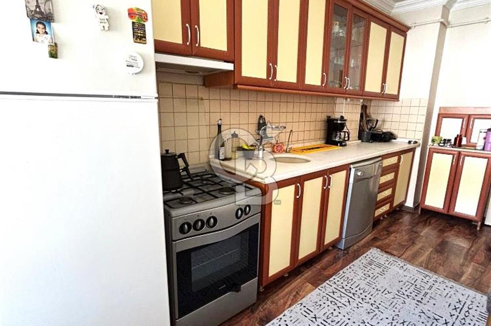  MAÇKA SOKAK'TA KATTA SATILIK 3+1 DAİRE