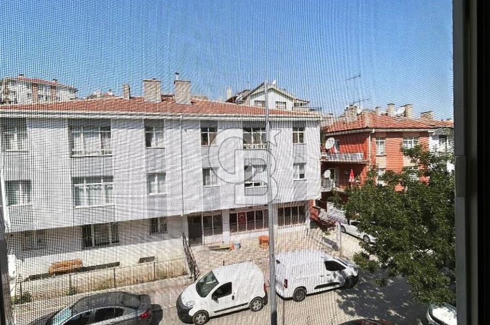  MAÇKA SOKAK'TA KATTA SATILIK 3+1 DAİRE
