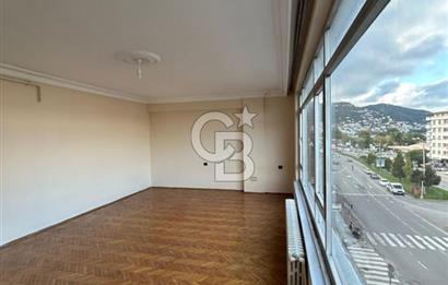 Anayol üzeri fındık heykelinin orada panoramik manzaralı 3+1 daire 