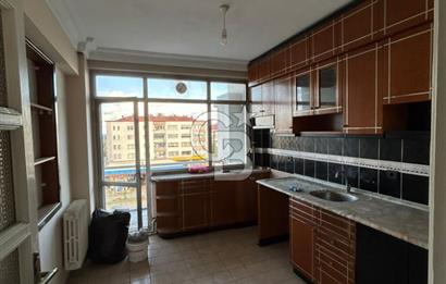 Anayol üzeri fındık heykelinin orada panoramik manzaralı 3+1 daire 