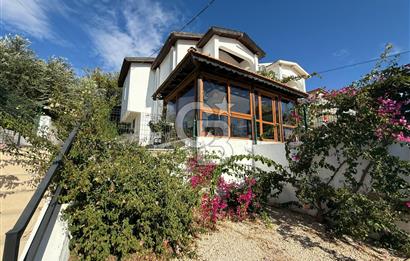 CB Yalı'dan Çeşme Şahin Tepesi Mevkisi Deniz Manzaralı 4+1 Villa