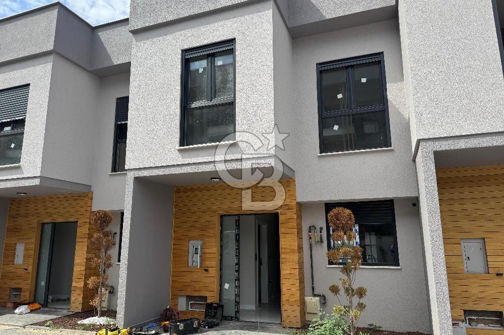 YALOVA KADIKÖY ÖZDEN MAHALLESİ SATILIK LÜKS VE NEZİH VİLLA!. 4+2