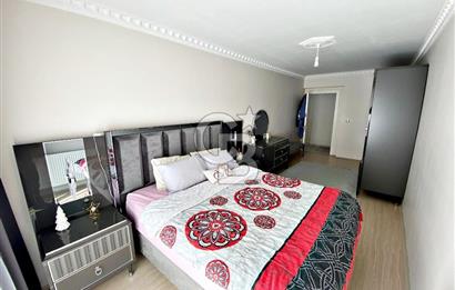 CADDE ÜZERİ ÇİFT ASANSÖRLÜ İSKANLI TERAS BALKONLU ÖN CEPHE 3+1