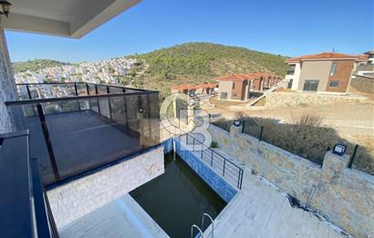 Zeytinlikuyu Kıyıkışlacık Deniz Manzaralı Havuzlu Akıllı Sistemli Müstakil 4+1 Lüks Villa