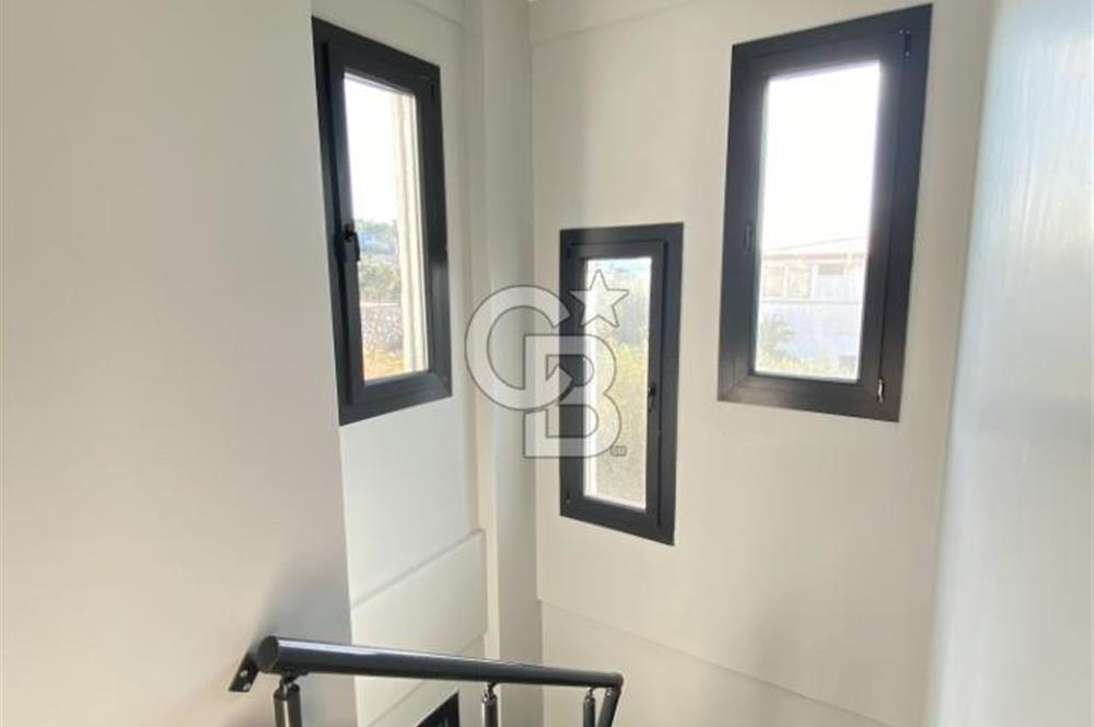 Zeytinlikuyu Kıyıkışlacık Deniz Manzaralı Havuzlu Akıllı Sistemli Müstakil 4+1 Lüks Villa