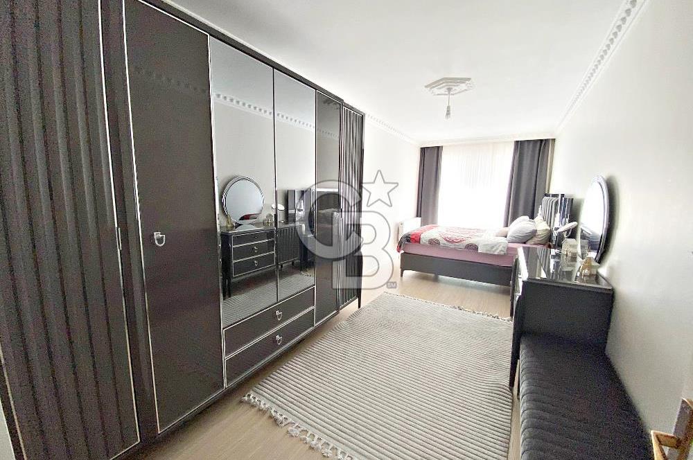 CADDE ÜZERİ ÇİFT ASANSÖRLÜ İSKANLI TERAS BALKONLU ÖN CEPHE 3+1