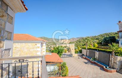 İZMİR FOÇA GÜLTEKİN KONAKLARINDA SATILIK 5+2 VİLLA