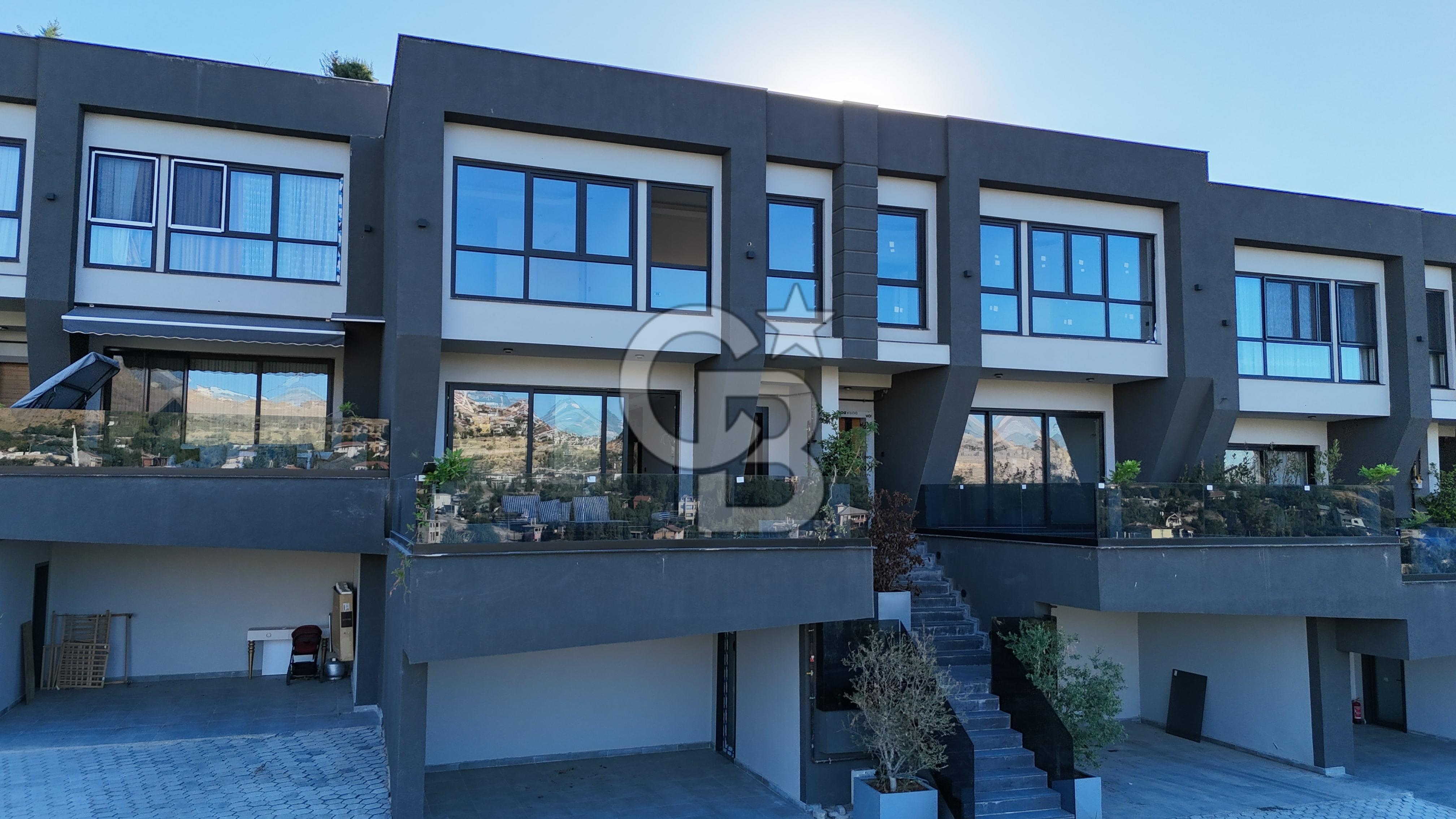 COLDWELL BANKER SAFİR'den SATILIK BAHÇESARAY VİP VİLLALARI
