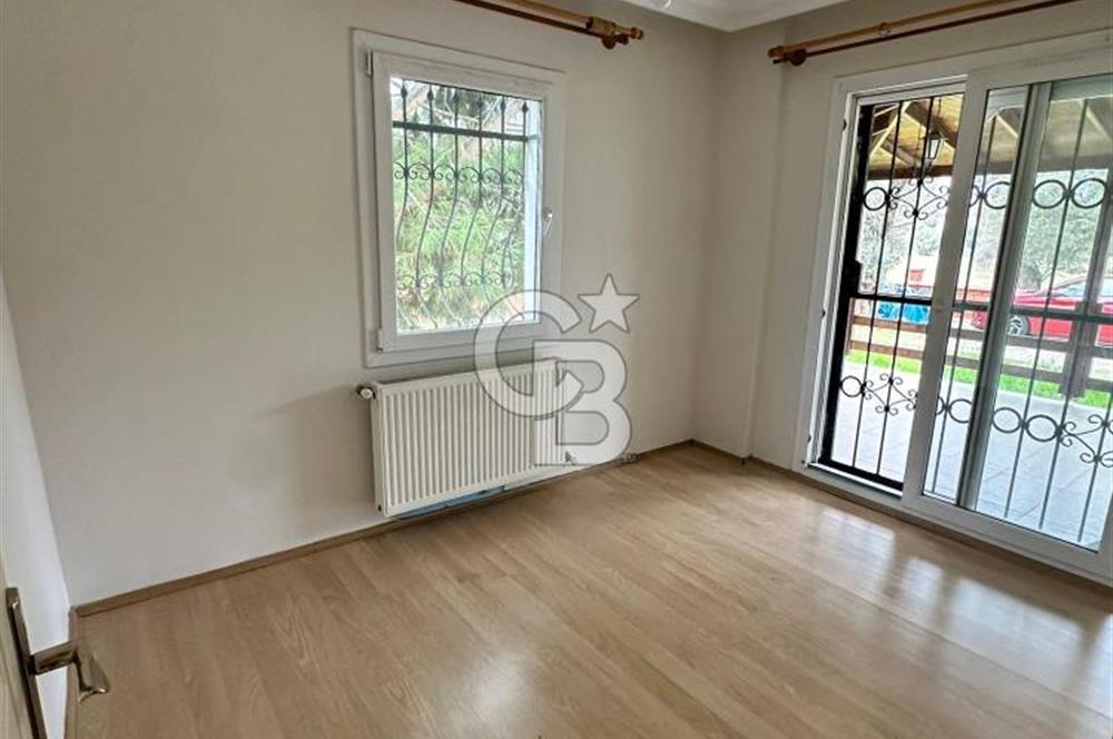 Eski Foça Atatürk Mah. Kiralık 3+1 Bahçe Katı Daire