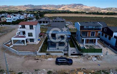 DİKİLİ POLYAKTA SIFIR, BAĞIMSIZ 3+1 VİLLA!