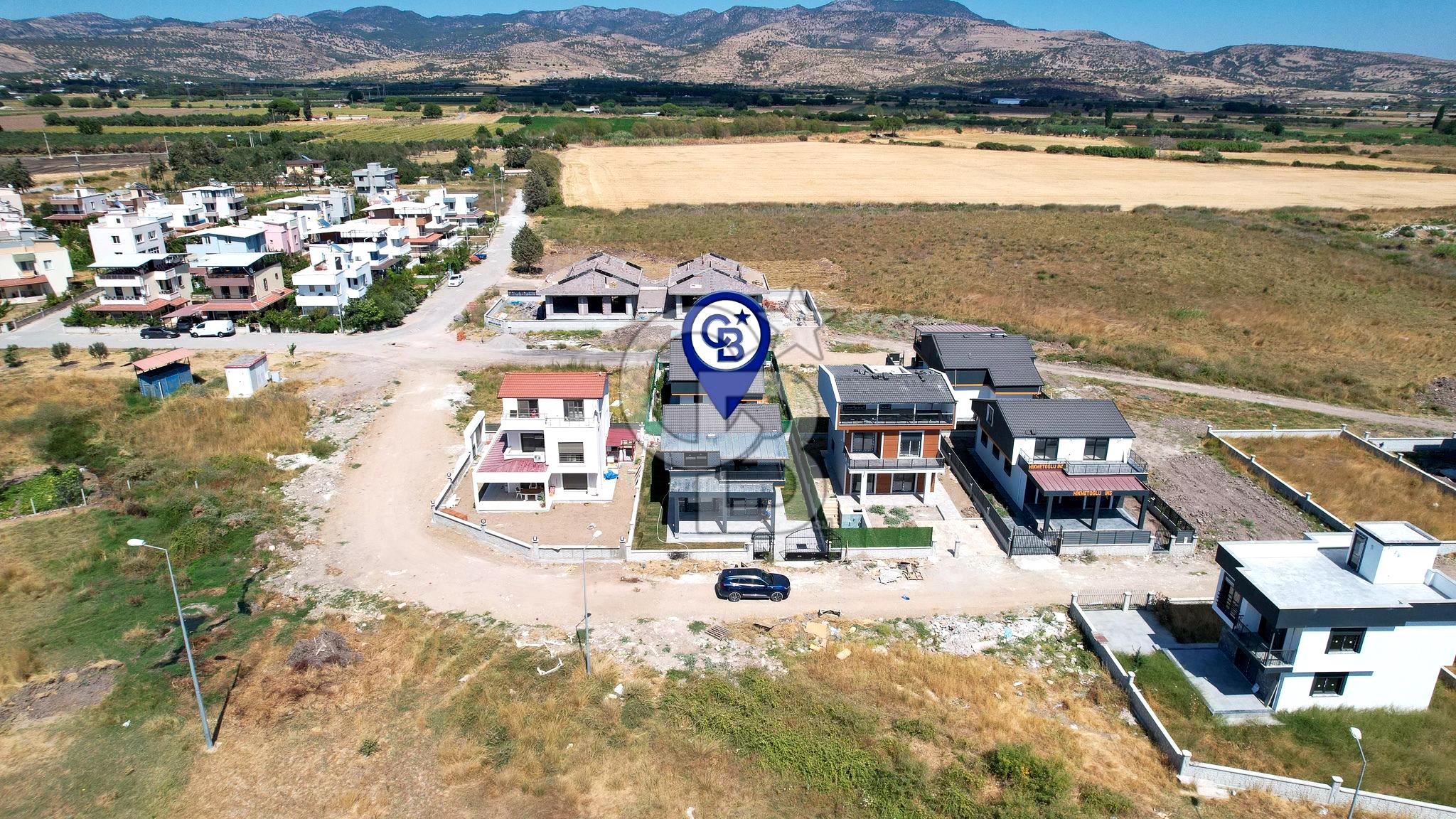 DİKİLİ POLYAKTA SIFIR, BAĞIMSIZ 3+1 VİLLA!