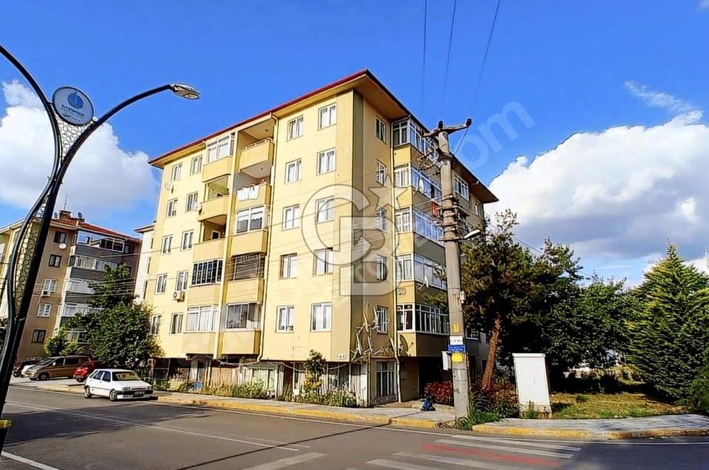 BAŞİSKELE SAHİLDE DENİZ MANZARALI SATILIK 3+1 ARA KAT DAİRE