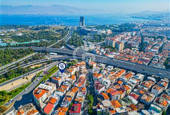 İZMİR MİTHATPAŞA CADDESİ'NDE PRESTİJLİ LOKASYONDA SATILIK DÜKKAN
