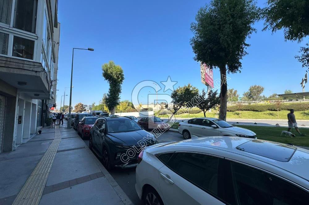 İZMİR MİTHATPAŞA CADDESİ'NDE PRESTİJLİ LOKASYONDA SATILIK DÜKKAN