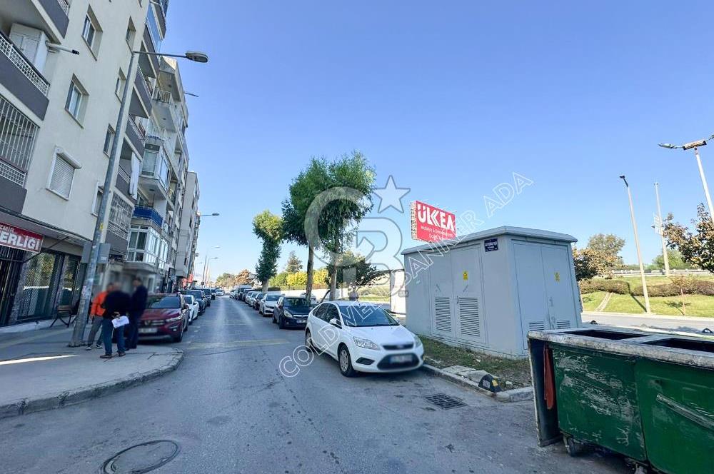 İZMİR MİTHATPAŞA CADDESİ'NDE PRESTİJLİ LOKASYONDA SATILIK DÜKKAN