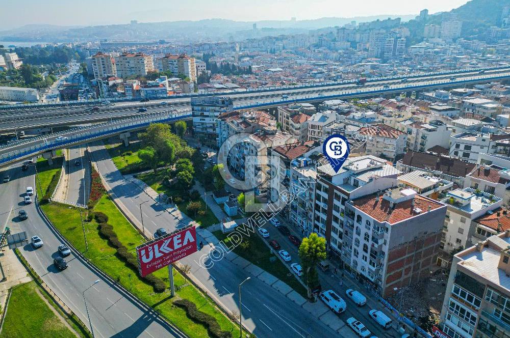 İZMİR MİTHATPAŞA CADDESİ'NDE PRESTİJLİ LOKASYONDA SATILIK DÜKKAN