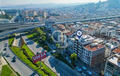 İZMİR MİTHATPAŞA CADDESİ'NDE PRESTİJLİ LOKASYONDA SATILIK DÜKKAN