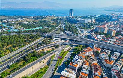 İZMİR MİTHATPAŞA CADDESİ'NDE PRESTİJLİ LOKASYONDA SATILIK DÜKKAN