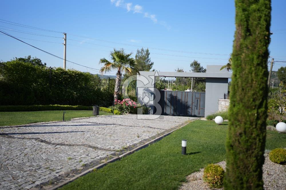 İZMİR Menderes Yeniköy 10 Dönüm Arsa içinde Satılık Villa  Coldwell Batı 06.40