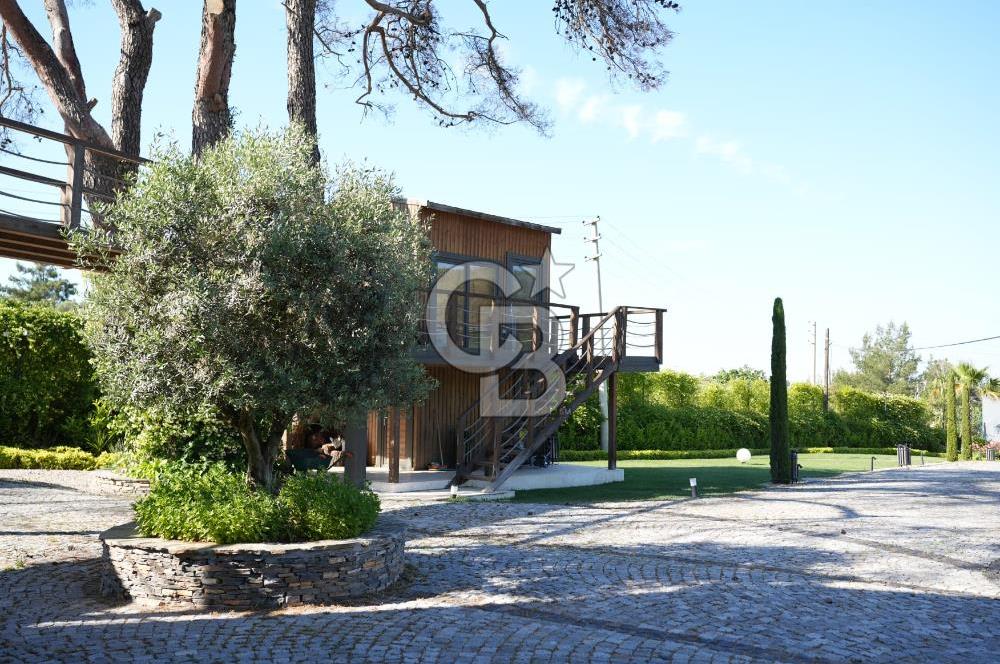 İZMİR Menderes Yeniköy 10 Dönüm Arsa içinde Satılık Villa  Coldwell Batı 06.40