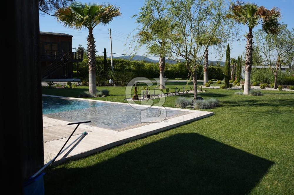 İZMİR Menderes Yeniköy 10 Dönüm Arsa içinde Satılık Villa  Coldwell Batı 06.40