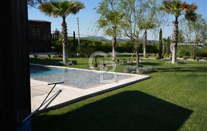 İZMİR Menderes Yeniköy 10 Dönüm Arsa içinde Satılık Villa  Coldwell Batı 06.40