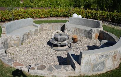 İZMİR Menderes Yeniköy 10 Dönüm Arsa içinde Satılık Villa  Coldwell Batı 06.40