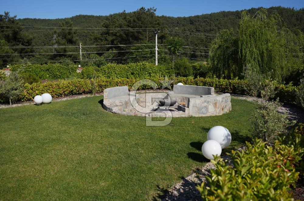 İZMİR Menderes Yeniköy 10 Dönüm Arsa içinde Satılık Villa  Coldwell Batı 06.40