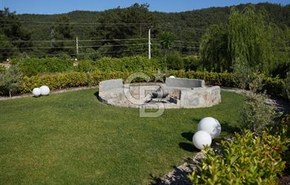 İZMİR Menderes Yeniköy 10 Dönüm Arsa içinde Satılık Villa  Coldwell Batı 06.40