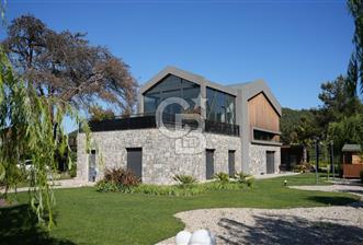 İZMİR Menderes Yeniköy 10 Dönüm Arsa içinde Satılık Villa  Coldwell Batı 06.40