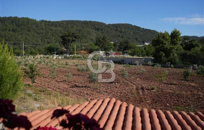 İZMİR Menderes Yeniköy 10 Dönüm Arsa içinde Satılık Villa  Coldwell Batı 06.40